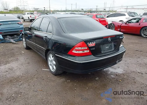 2004 Mercedes-Benz C 240 4Matic из США, поврежденный, VIN WDBRF81J74F451536